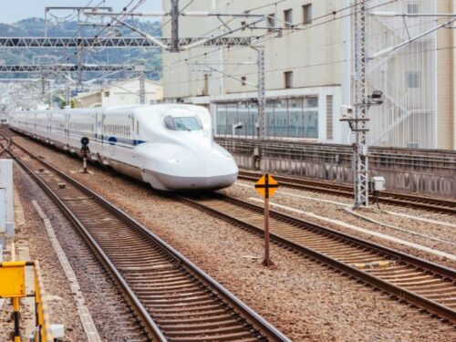 新幹線が駅につく夢占い