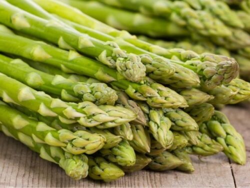 アスパラの夢占いと意味【印象や大きさ別】