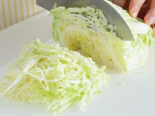 キャベツを調理する夢占いと意味