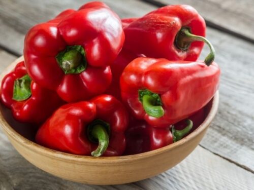 パプリカを誰かと食べる夢占いと意味