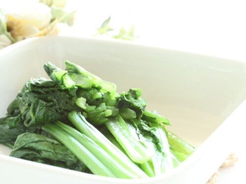 小松菜を調理する夢占いと意味