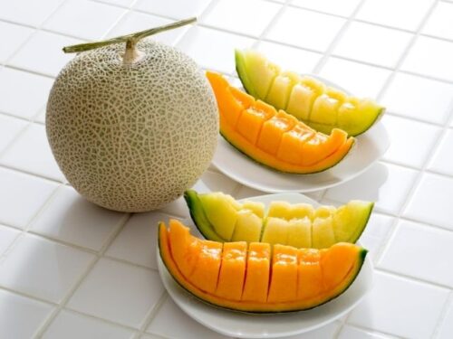 メロンを誰かにあげる夢占いと意味