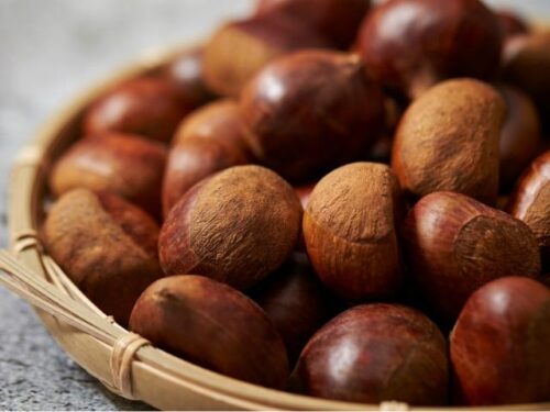 栗をだれかと食べる夢占いと意味