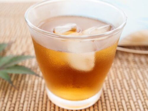 麦茶を誰かと飲む夢