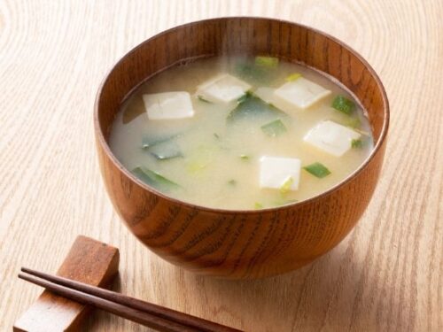 味噌汁を誰かにもらう夢占いと意味