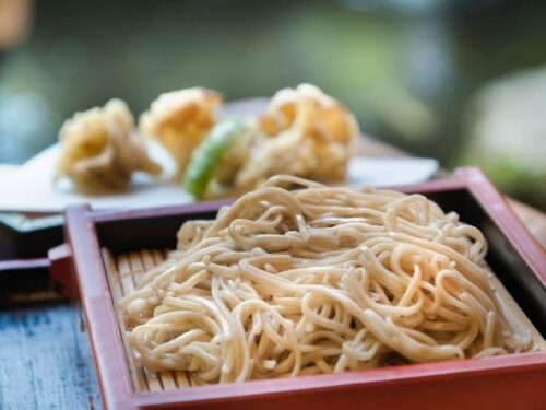 蕎麦をもらう夢占いと意味