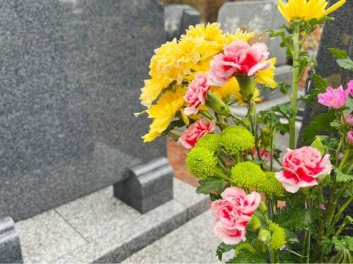 お墓参りを延期するスピリチュアル