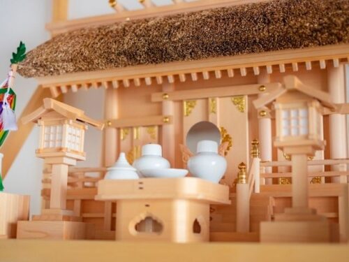 神棚のスピリチュアルな意味と象徴
