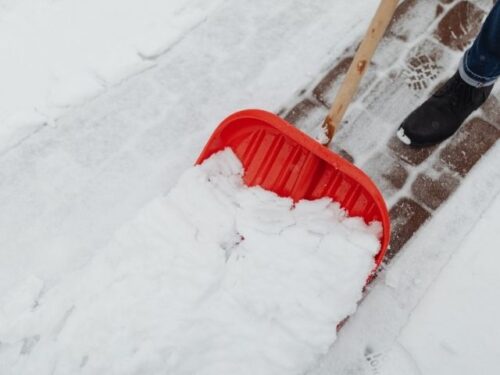 雪かきの状況別スピリチュアルな意味